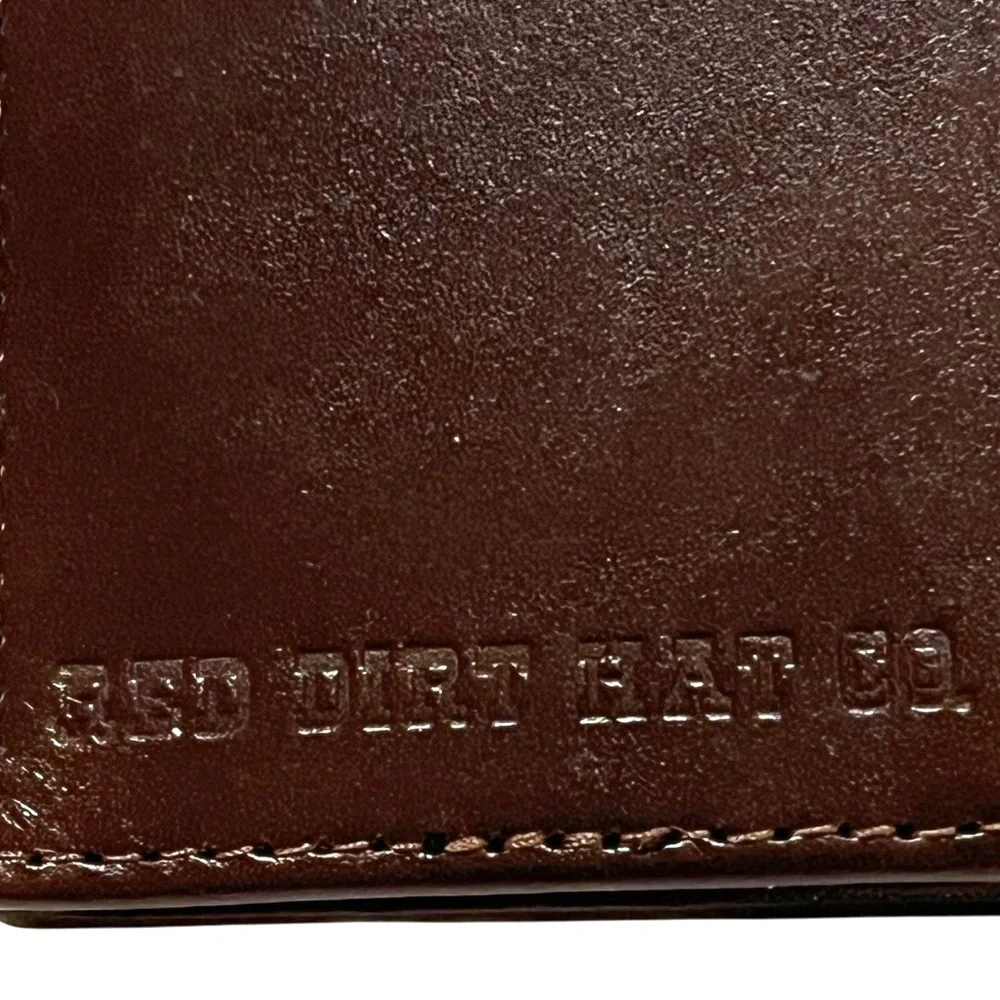 RED DIRT HAT COMPANY Men’s Brown Leather Wallet NEW FAST SHIPPING 3114-23